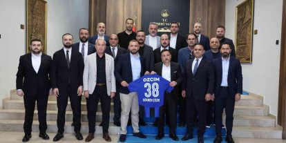 Erciyes 38 FK yönetiminden Vali Çiçek’e ziyaret
