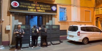 Beyoğlu’nda bir şahsın cebinden telefon çalan şüpheli kısa sürede yakalandı