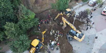 Büyükçekmece’de göçük altında 2 kişinin kaldığı iddiası üzerine kurtarma çalışmaları sürüyor