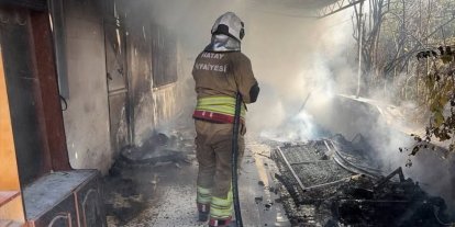 Arsuz’da müstakil evden alevler yükseldi