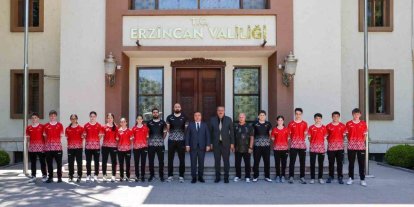 Milli badmintoncular Avrupa Şampiyonası öncesi Erzincan’da kampta