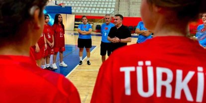 İşitme Engelliler Genç Kız Futsal Milli Takımı kampı Bilecik’te başladı
