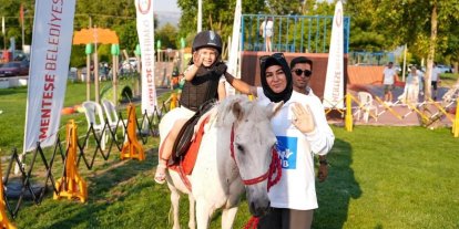 Menteşe Belediyesi çocukları atlarla buluşturdu