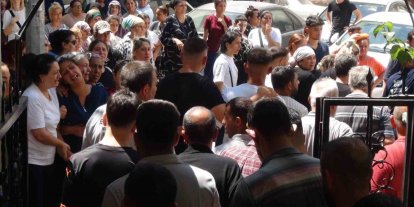 Silahlı saldırıda öldürülen baba ve oğluna hüzünlü veda