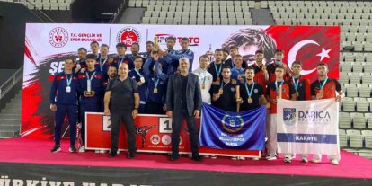 Büyükşehir sporcuları madalyaları topluyor