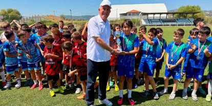 Hisarcık’ta "Ethem Bal Kupası U10 Futbol Turnuvası" sona erdi