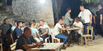 Gömeç’te siyasiler yangın mağdurlarını yalnız bırakmadı