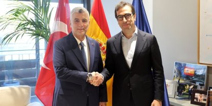 Bakan Bolat, İspanyol mevkidaşı Caballero ile görüştü