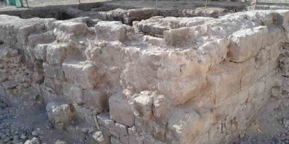 Melikgazi Medresesi kazısı için yaya yolu kapatılıyor