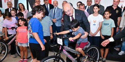 Çocukların bisiklet sevinci yüzleri güldürdü