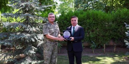 YAŞ kararıyla emekliye ayrılan Tümgeneral Ataç’tan Vali Aydoğdu’ya veda ziyareti