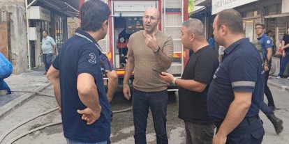 Başkan Zencirci, yanan mağazada incelemelerde bulundu