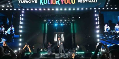 Alişan, Nevşehir Kültür Yolu Festivali’nde sahne aldı