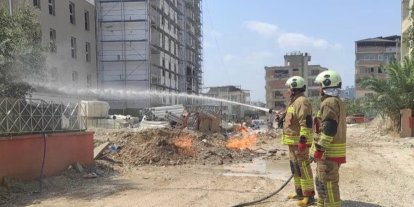 Defne’de doğalgaz borusunda yaşanan sızıntıdan alevler yükseldi