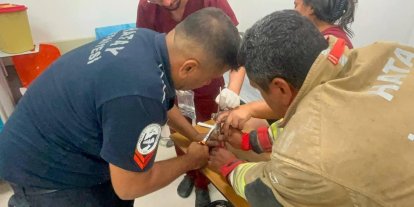 Arsuz’da parmağını blendere sıkıştıran kadının yardımına itfaiye yetişti
