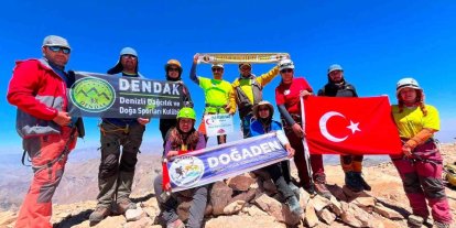 Denizlili dağcılar Hakkâri’de zirve yaptı