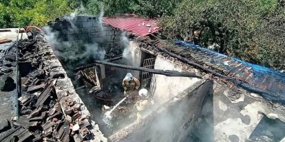 Yayladağı’nda müstakil ev yandı