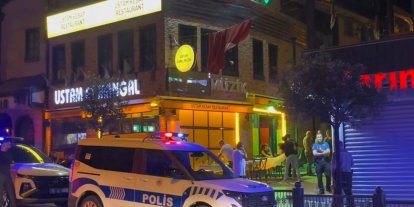 Polisin yanında bile durmadılar… Tarihi Arapşükrü Sokağı’nda kavga kamerada