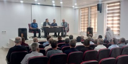 Aydıntepe’de muhtarlarla istişare toplantısı yapıldı, pazar esnafı ziyaret edildi