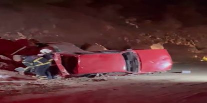 Karşıdan gelen araca yol vermek isterken 200 metrelik uçuruma yuvarlandı