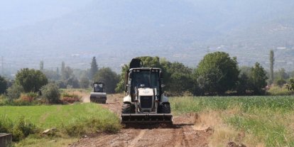 Bozdoğan Belediyesi ova yollarında çalışmalara devam ediyor