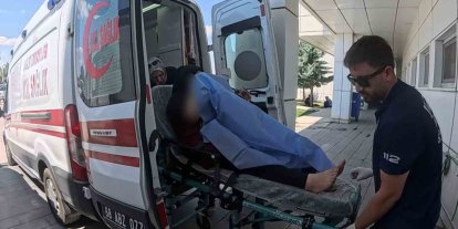 Sokaktaki kavgada ateşlenen tüfek, bahçede oturan kadını yaraladı