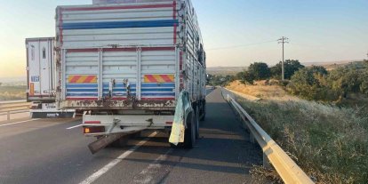 Edirne’de kamyona çarpan kamyonetin sürücüsü hayatını kaybetti