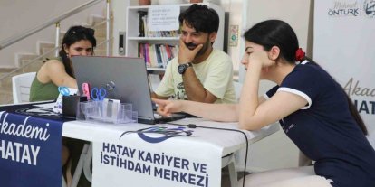 HBB, YKS tercih sürecinde adaylara ücretsiz danışmanlık hizmeti verdi