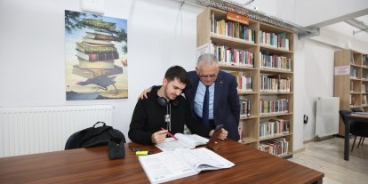 Başkan Büyükkılıç’ın "Okuyan ve Okutan Şehir" vizyonu Kayseri’yi Türkiye’nin zirvesine taşıdı