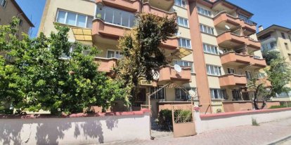 Hırsızların hedefi bu kez apartmanın çatı kapısı oldu