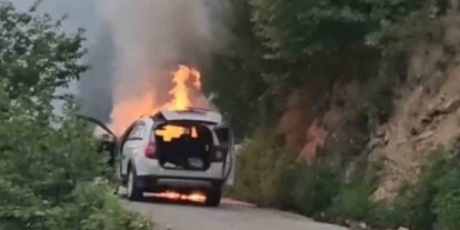 Giresun’da seyir halindeki otomobil alevlere teslim oldu: 5 kişilik aile son anda kurtuldu