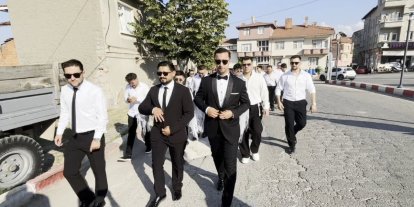Tepecik beldesinde asırlık neşeli düğün gelenekleri