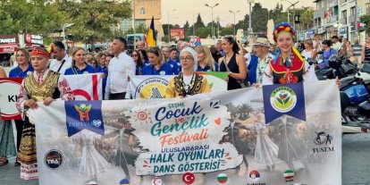 Çeşme’de uluslararası halk dansları şöleni