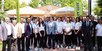 Başkan Dutlulu, voleybol ve hentbol takımlarıyla buluştu