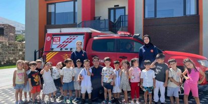 Büyükşehir İtfaiyesi’nden miniklere yangın ve deprem eğitimi