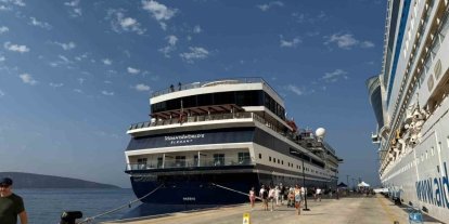 Bodrum’a 2 gemi birden geldi