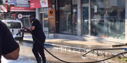 Sarıkamış’ta cadde ve kaldırımlar tazyikli suyla yıkanıyor