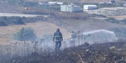 Yayladağı’nda arazi yangını geniş alana yayılmadan söndürüldü