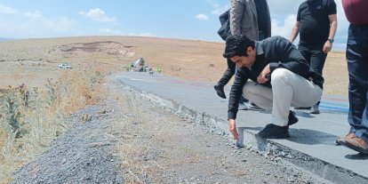 Sarıkamış’ta beton yol çalışmaları yerinde incelendi