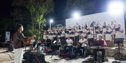 Didim Belediyesi Halk Müziği Korosu konserine vatandaşlardan yoğun ilgi