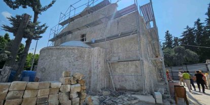 Depremde hasar gören 441 yıllık İskenderun Aziz Corc Rum Ortodoks kilisesi fotoğraflardan yola çıkılarak orijinal haliyle restore ediliyor