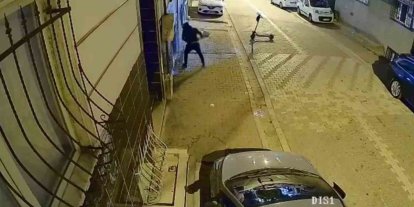 Eski sevgili dehşet saçtı; Önce binayı kundakladı, ardından camları kırdı