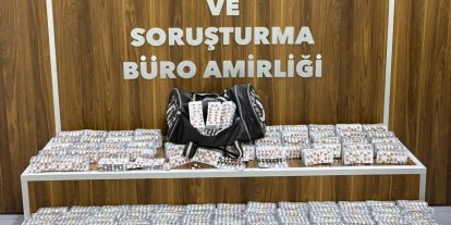 İzmir’de zehir tacirlerine operasyon: 9 bin uyuşturucu hap ele geçirildi