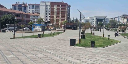 Elazığ’da sıcaklar cadde ve sokakları tenhalaştırdı