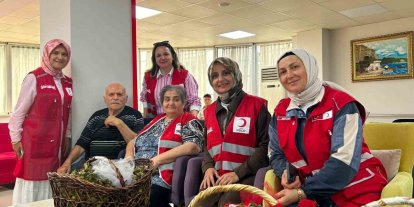 Kızılay’dan huzurevi sakinlerine fındık ikramı