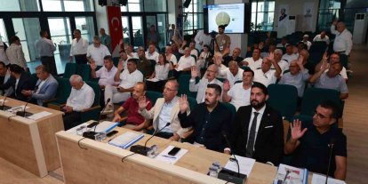 Hatay büyükşehir Belediyesi, savaşın izlerinin silindiği Suriye’nin 2 kentine araç hibe edecek