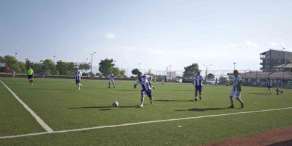 Ahlat’ta 40 yaş üstü şöhretler futbol turnuvası