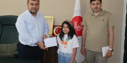 Hatay’da "Yaz Kur’an Kursu Hikâyem" yarışmasında dereceye giren öğrenciler ödüllendirildi