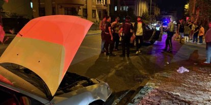 Otomobillerin çarpıştığı kazada sürücülerden biri firar etti: 1’i çocuk, 2 yaralı