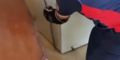 Hatay’da yerleşim yerlerine giren yılanlar yakalandı